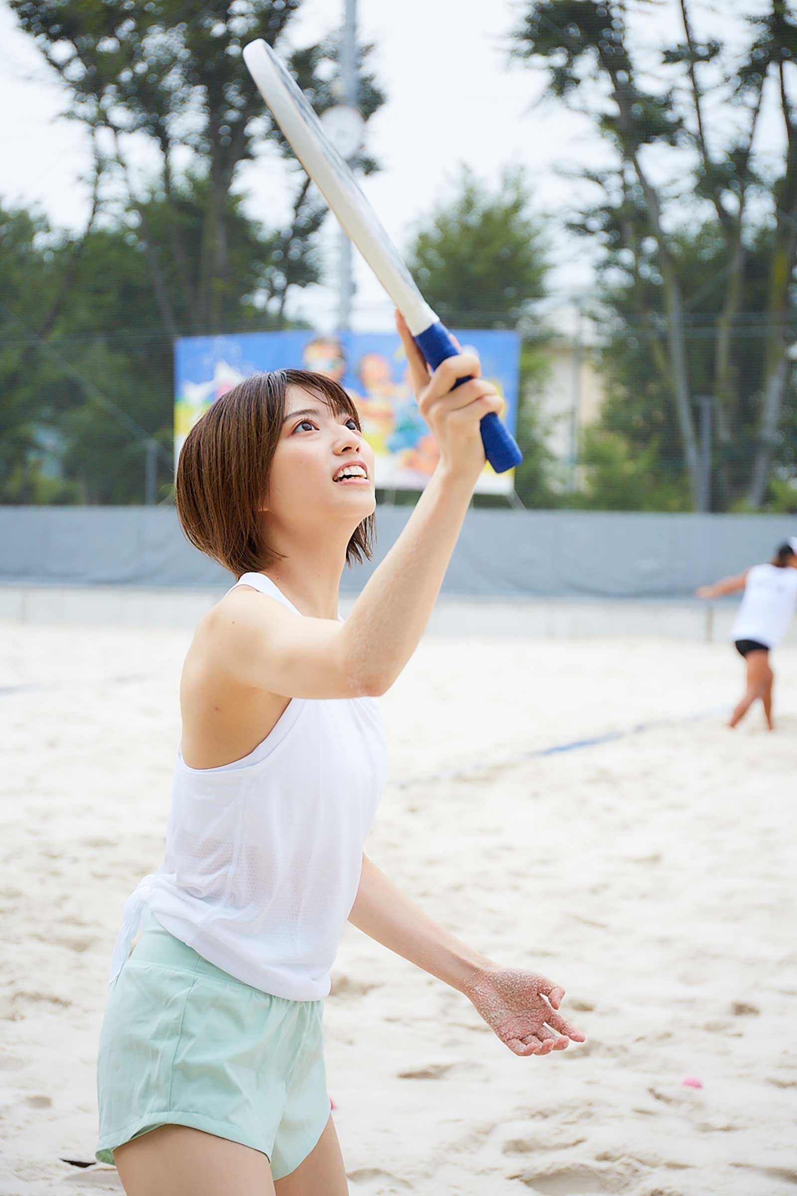 フレスコボールをする高見奈央さん