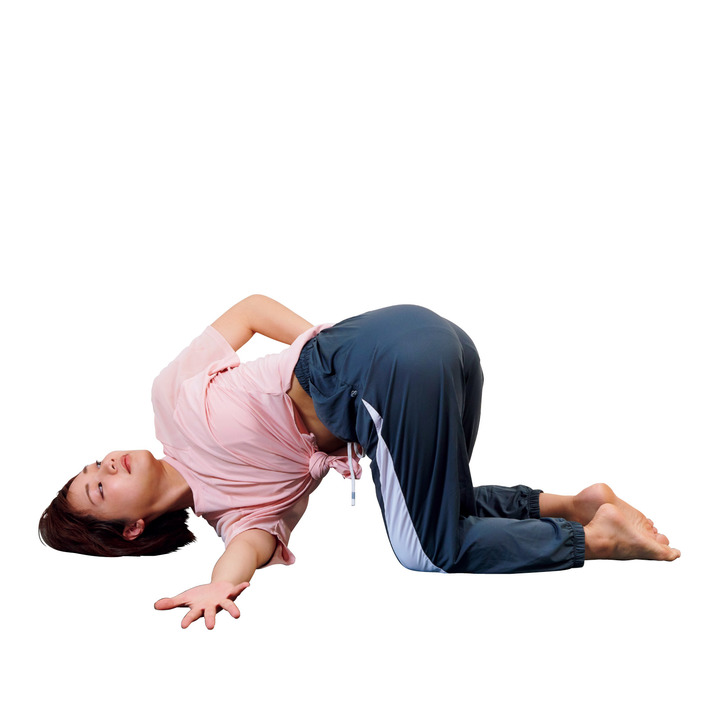 デスクワーク 疲れ解消 の ヨガ & ストレッチ ⑦