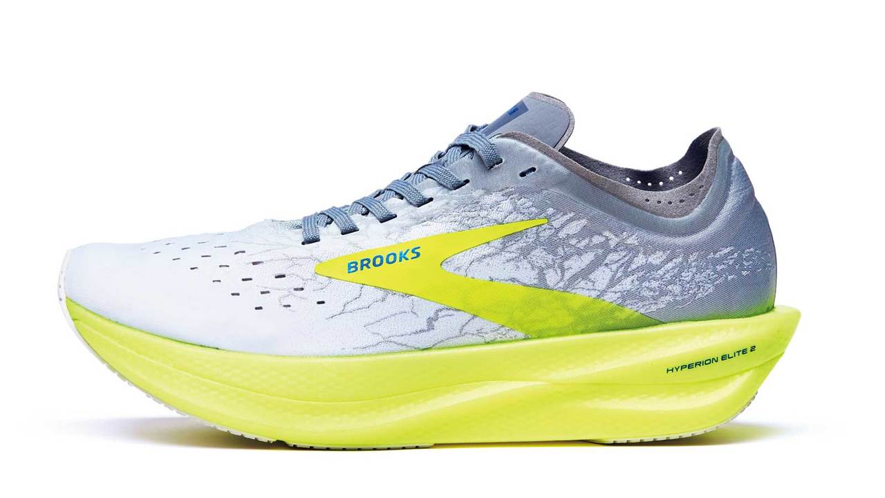 BROOKSのランニングシューズ《ハイペリオン エリート2》