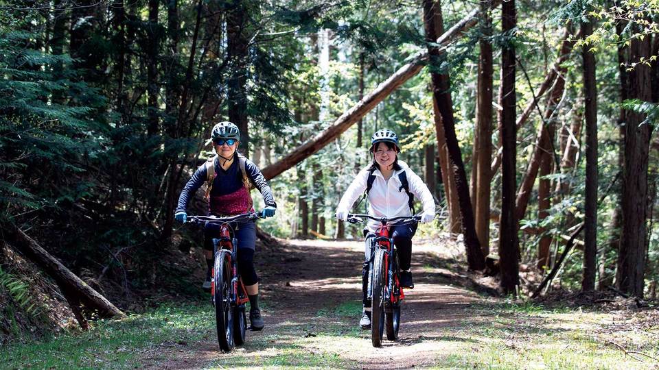 身軽に楽しむ初夏のアクティビティ|里山×e-MTB