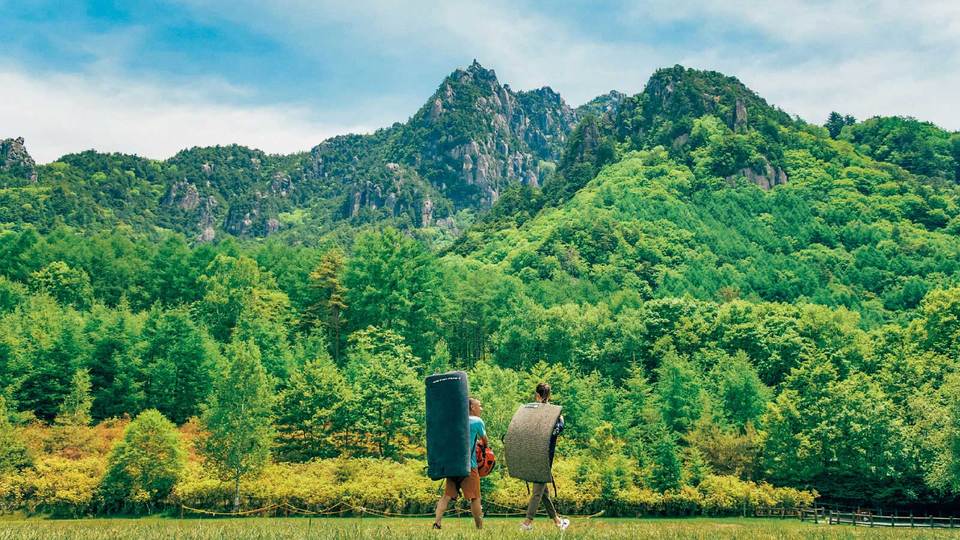 夏のボルダリング事始|クライマーの聖地・瑞牆山(山梨県)の岩場で実践!