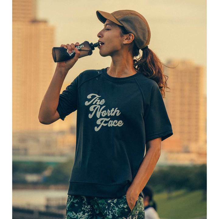 「EXPLO RE SOURCE」を採用したTシャツ